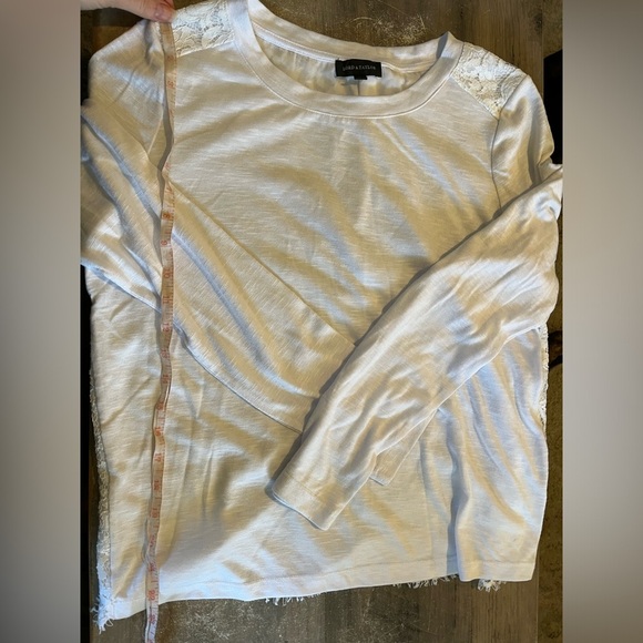 Lord & Taylor Long Sleeve White Lace Back Scoop Neck Shirt Medium - Picture 6 of 8